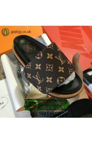 2025 Fashion Essentials: qiqiyg.com Wholesale COAT, T-shirts & Shoes | Dropshipping from China YGUK020